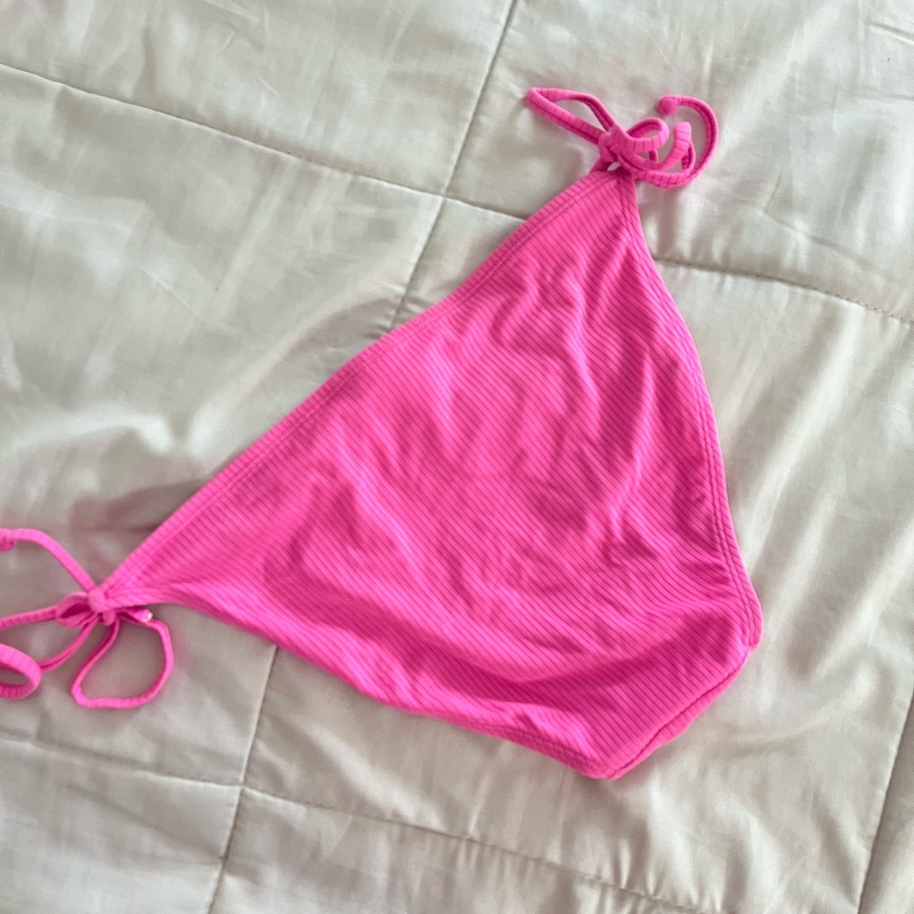 Swimsuits - Picture 3 of 6